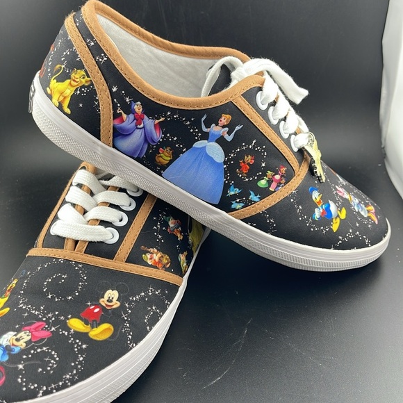 Bradford Exchange Disney Sneakers size 7 - Picture 3 of 8